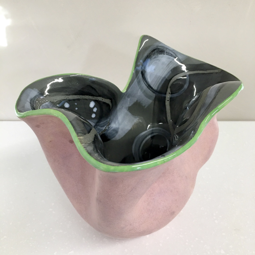 meet-thy-maker Libby Daniels small thrown and altered pink vessel with abstract grey interior and green rim H.16cm