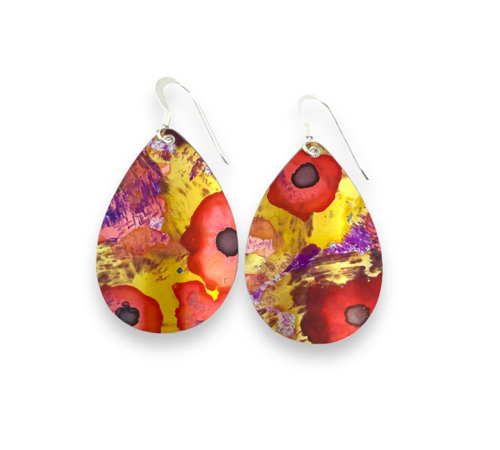 abstract-floral-red-orange-gold-purple-anodised-aluminium-cuff-bracelets-bangles-earrings-rings-open-ended-adjustable-very-colourful-jewellery-by-miranda-peckitt-9